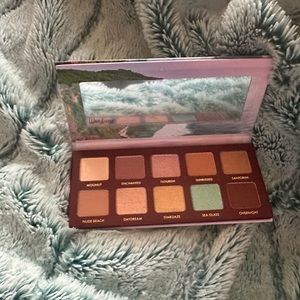 WANDER BEAUTY Wanderess ESCAPE eyeshadow palette